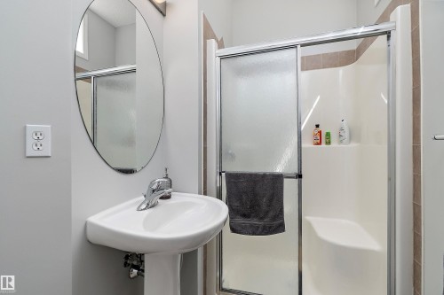 24 4821 Terwillegar Common, Edmonton, AB - Indoor Photo Showing Bathroom