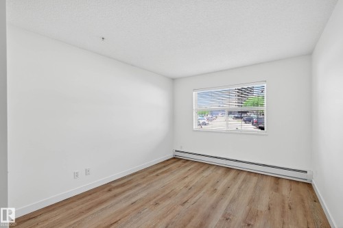 121 17404 64 Avenue, Edmonton, AB - Indoor Photo Showing Other Room