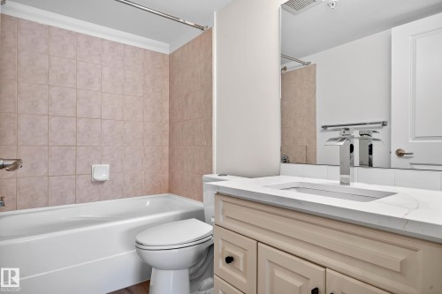 121 17404 64 Avenue, Edmonton, AB - Indoor Photo Showing Bathroom