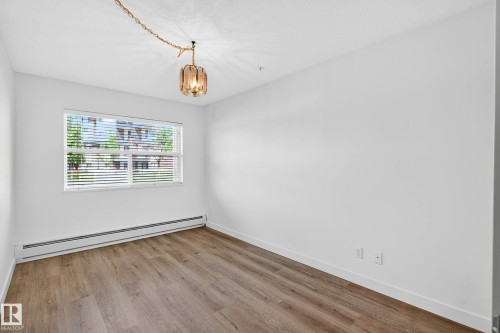 121 17404 64 Avenue, Edmonton, AB - Indoor Photo Showing Other Room