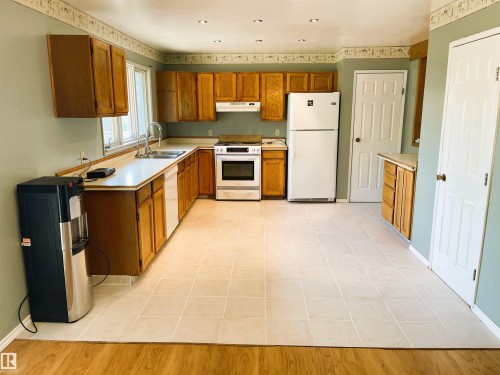 #32 47018 Twp Rd 604A, Rural Bonnyville M.D., AB - Indoor Photo Showing Kitchen With Double Sink
