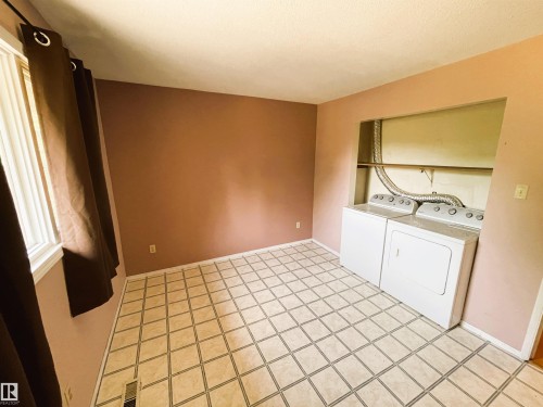 #32 47018 Twp Rd 604A, Rural Bonnyville M.D., AB - Indoor Photo Showing Laundry Room