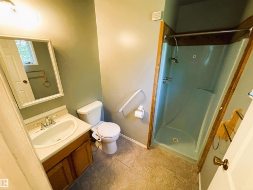 #32 47018 Twp Rd 604A, Rural Bonnyville M.D., AB - Indoor Photo Showing Bathroom
