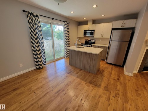 1-4 8514 83 Avenue, Edmonton, AB - Indoor Photo Showing Kitchen