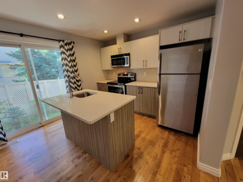 1-4 8514 83 Avenue, Edmonton, AB - Indoor Photo Showing Kitchen