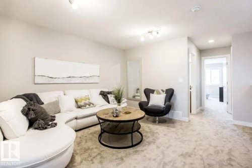 315 26 Street Sw, Edmonton, AB - Indoor Photo Showing Living Room