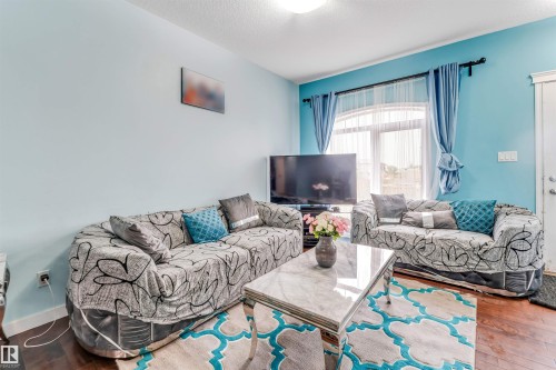 5108 146 Avenue, Edmonton, AB - Indoor Photo Showing Living Room