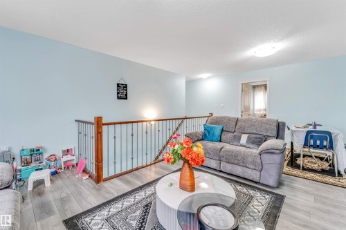 5108 146 Avenue, Edmonton, AB - Indoor Photo Showing Living Room