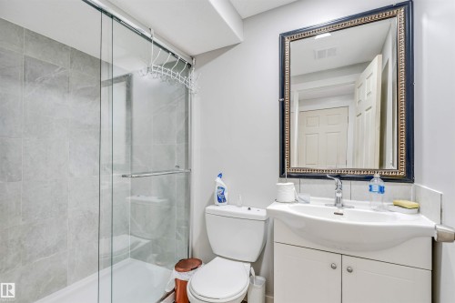 5108 146 Avenue, Edmonton, AB - Indoor Photo Showing Bathroom