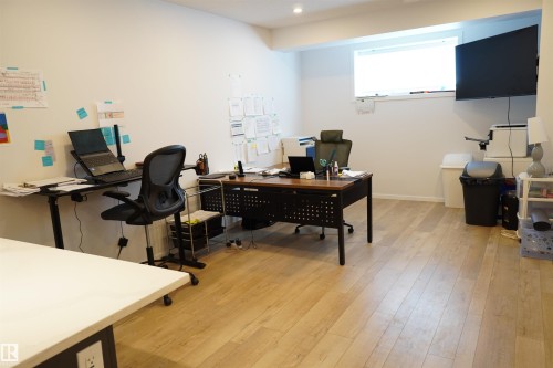 5557 Schonsee Drive, Edmonton, AB - Indoor Photo Showing Office