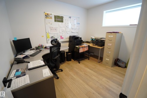 5557 Schonsee Drive, Edmonton, AB - Indoor Photo Showing Office