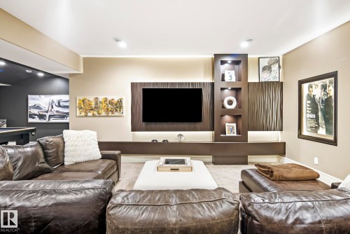 2767 Wheaton Drive, Edmonton, AB - Indoor Photo Showing Living Room