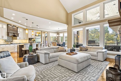 2767 Wheaton Drive, Edmonton, AB - Indoor Photo Showing Living Room