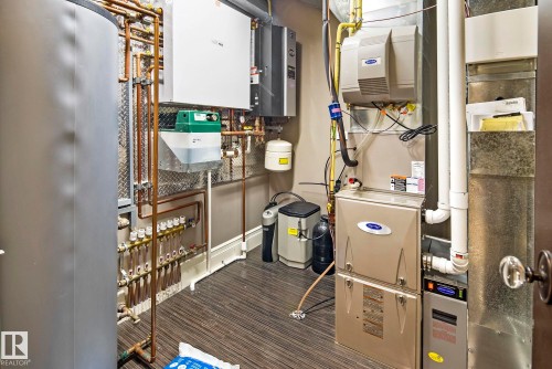 2767 Wheaton Drive, Edmonton, AB - Indoor Photo Showing Basement