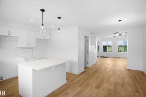 19443 22 Avenue, Edmonton, AB - Indoor Photo Showing Kitchen With Upgraded Kitchen