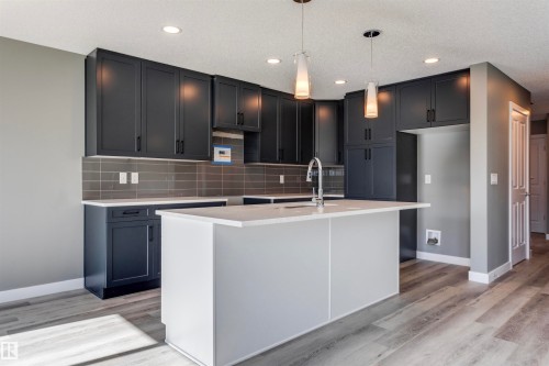 7122 52 Avenue  Beaumont, AB T4X 2Z8