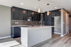 7122 52 Avenue  Beaumont, AB T4X 2Z8