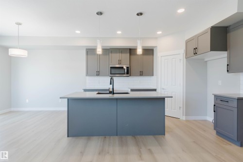 5107 71 Street  Beaumont, AB T4X 3E5