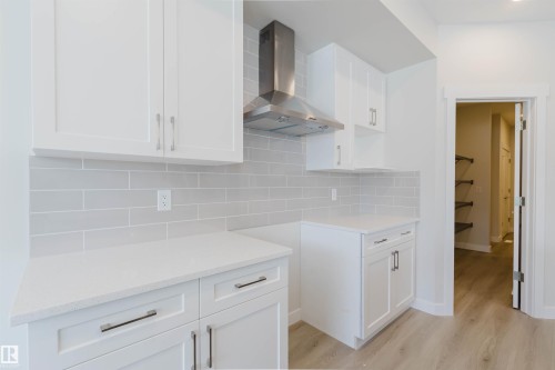 5407 Parc Reunis Way, Beaumont, AB - Indoor Photo Showing Kitchen
