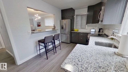 11708 130 Street, Edmonton, AB - Indoor Photo Showing Kitchen