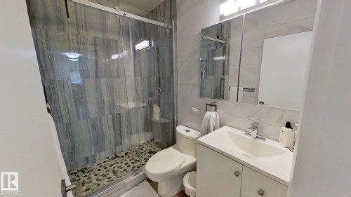 11708 130 Street, Edmonton, AB - Indoor Photo Showing Bathroom
