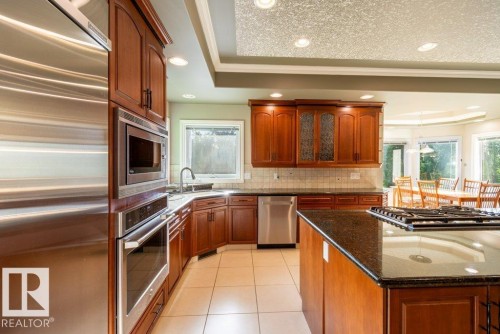 1320 119A Street, Edmonton, AB - Indoor Photo Showing Kitchen With Upgraded Kitchen