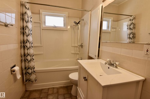 4629 46 Avenue, St. Paul Town, AB - Indoor Photo Showing Bathroom