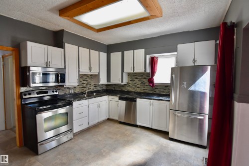 4629 46 Avenue, St. Paul Town, AB - Indoor Photo Showing Kitchen With Stainless Steel Kitchen