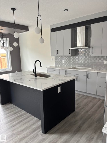 106 Edgefield Way, St. Albert, AB - Indoor Photo Showing Kitchen With Upgraded Kitchen