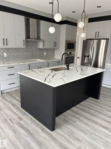 106 Edgefield Way, St. Albert, AB - Indoor Photo Showing Kitchen With Upgraded Kitchen