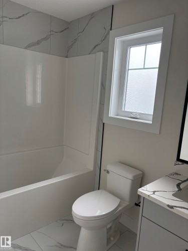 106 Edgefield Way, St. Albert, AB - Indoor Photo Showing Bathroom