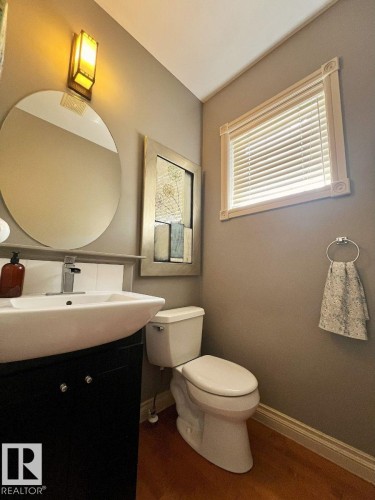 6004 32 Avenue, Beaumont, AB - Indoor Photo Showing Bathroom