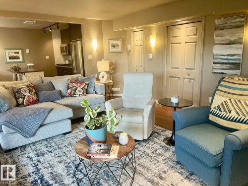 6004 32 Avenue, Beaumont, AB - Indoor Photo Showing Living Room