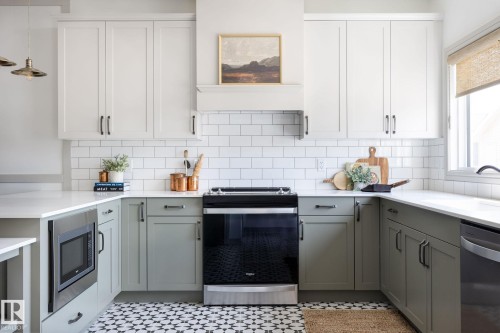 21204 25 Avenue, Edmonton, AB - Indoor Photo Showing Kitchen With Upgraded Kitchen