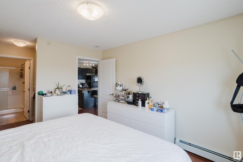 415 12650 142 Avenue, Edmonton, AB - Indoor Photo Showing Bedroom