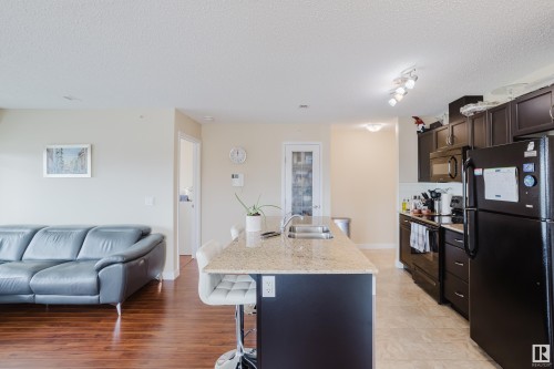 415 12650 142 Avenue, Edmonton, AB - Indoor Photo Showing Kitchen With Double Sink