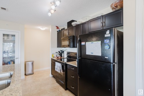 415 12650 142 Avenue, Edmonton, AB - Indoor Photo Showing Kitchen