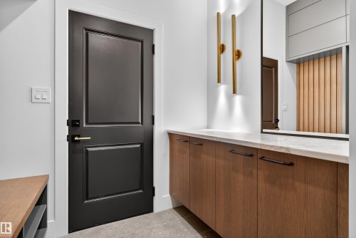 4712 Knight Close, Edmonton, AB - Indoor Photo Showing Other Room