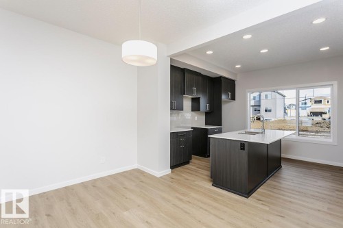 310 Hawthorn Way, Leduc, AB - Indoor Photo Showing Kitchen