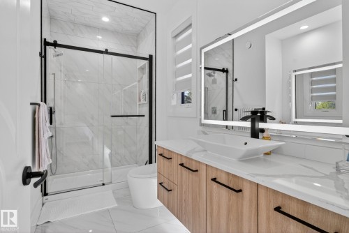 52355 Range Road 233, Rural Strathcona County, AB - Indoor Photo Showing Bathroom