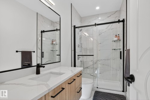 52355 Range Road 233, Rural Strathcona County, AB - Indoor Photo Showing Bathroom