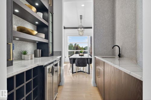 52355 Range Road 233, Rural Strathcona County, AB - Indoor Photo Showing Kitchen With Upgraded Kitchen
