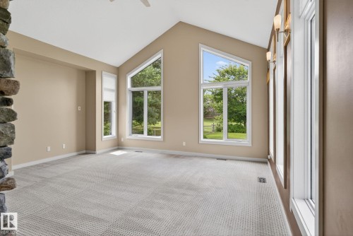 15860 41 Avenue, Edmonton, AB - Indoor Photo Showing Other Room