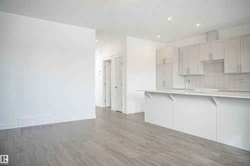 1182 South Creek Wynd, Stony Plain, AB - Indoor Photo Showing Kitchen