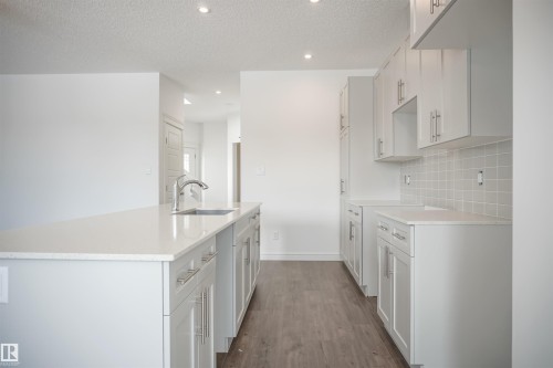 1182 South Creek Wynd, Stony Plain, AB - Indoor Photo Showing Kitchen