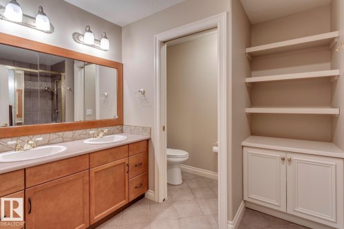 957 Hollingsworth Bend, Edmonton, AB - Indoor Photo Showing Bathroom