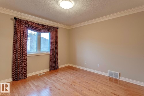 957 Hollingsworth Bend, Edmonton, AB - Indoor Photo Showing Other Room