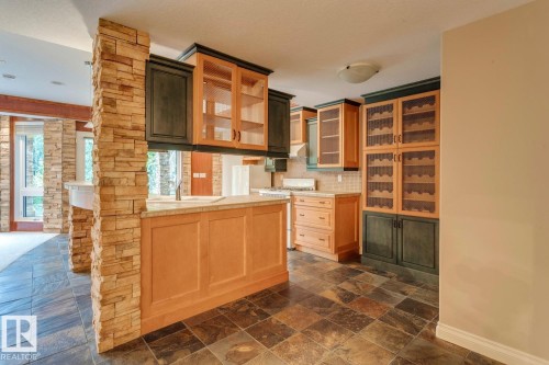 957 Hollingsworth Bend, Edmonton, AB - Indoor Photo Showing Other Room