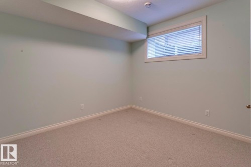 957 Hollingsworth Bend, Edmonton, AB - Indoor Photo Showing Other Room
