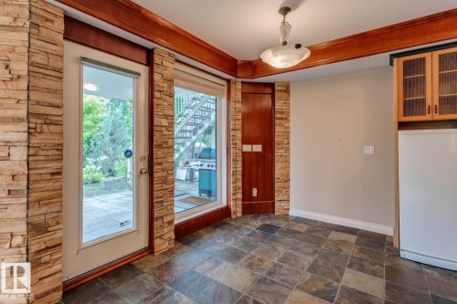 957 Hollingsworth Bend, Edmonton, AB - Indoor Photo Showing Other Room